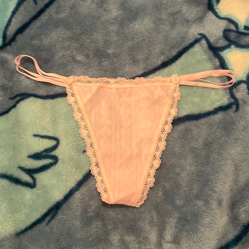 Victoria’s Secret Thong L